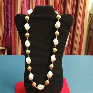 Vintage Korea LG White & Gold Colored Beads Lightweight Cottagecore